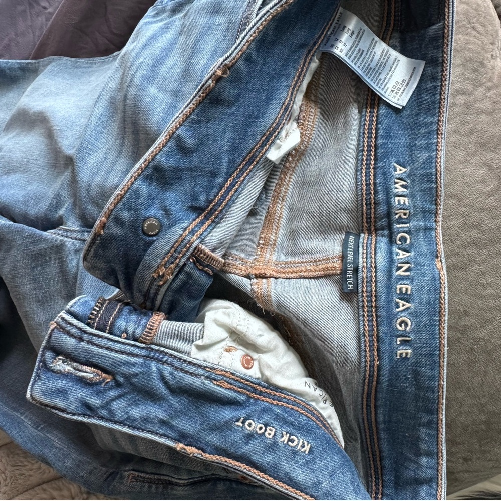 American Eagle Outfitters Faded Blue Kick Boot Jeans - Picture 3 of 3